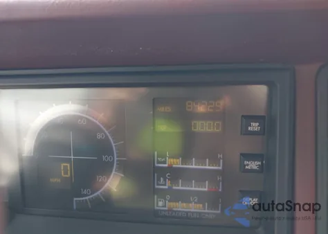 1988 Cadillac Allante z USA, uszkodzony, nr VIN 1G6VR3170JU102288